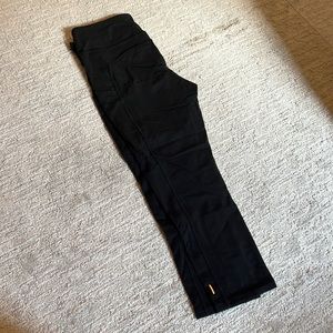 Black M capri leggings. Lucy.
